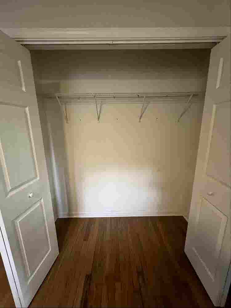 FURNISHED ROOM FOR RENT 
