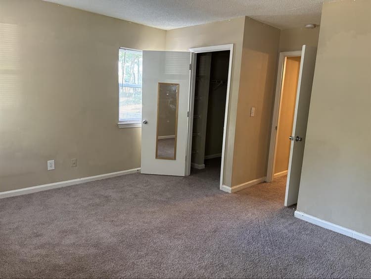 Roommate wanted asap Sandy springs!