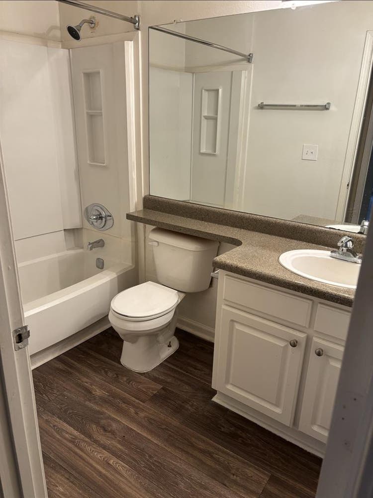 Roommate wanted asap Sandy springs!