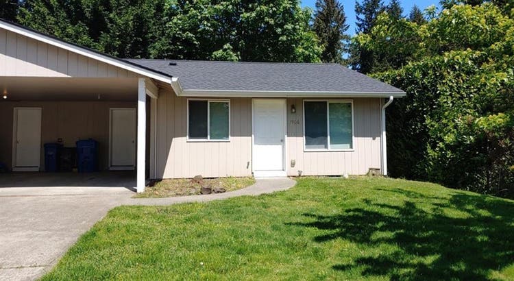 Roommate wanted