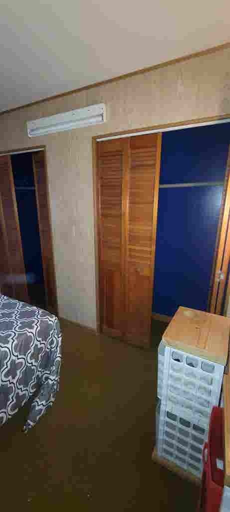 Furnished room, off-street parking