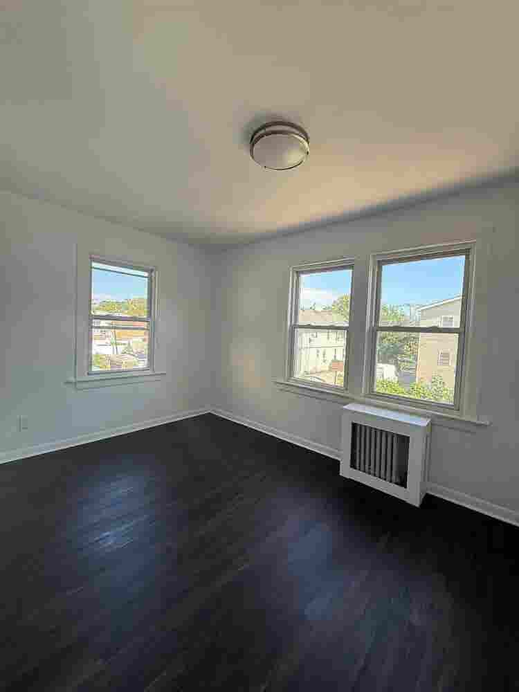 Spacious single-family Home Ready