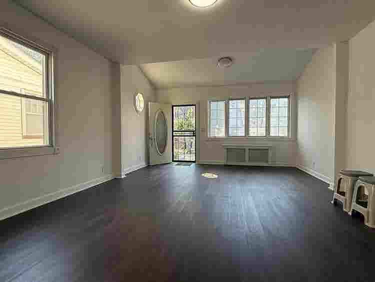 Spacious House Plus Rooms Ready