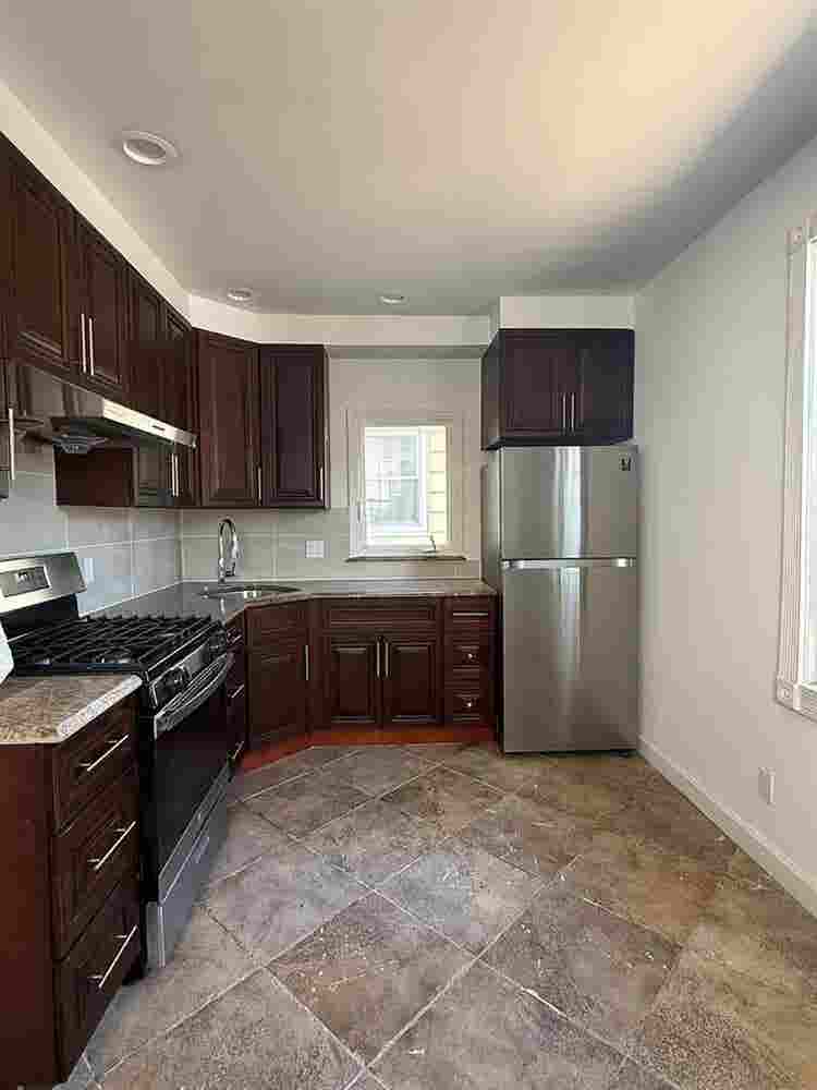 Spacious House Plus Rooms Ready