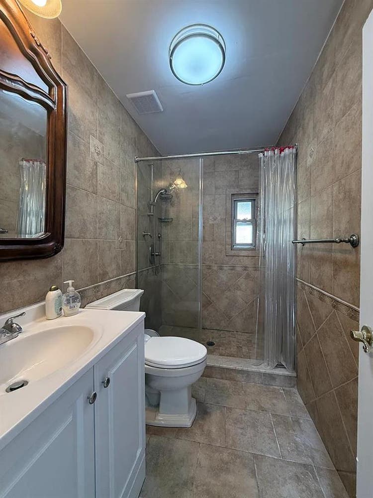 Spacious House Plus Rooms Ready