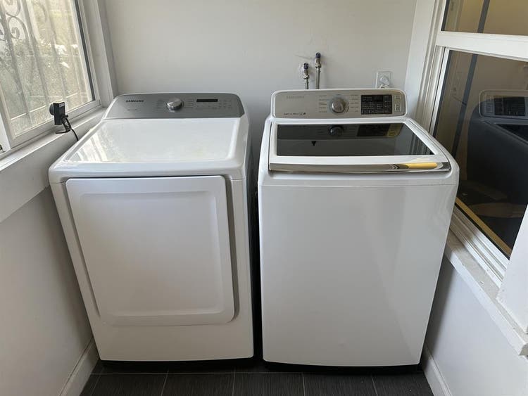 1 Bedroom in Furnished Home!