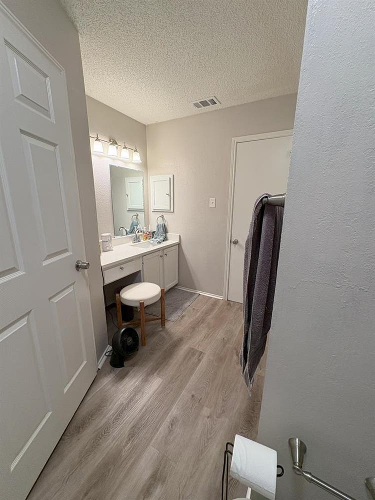 Master bedroom 4 rent