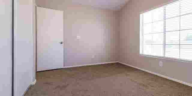 bath spacious apartment