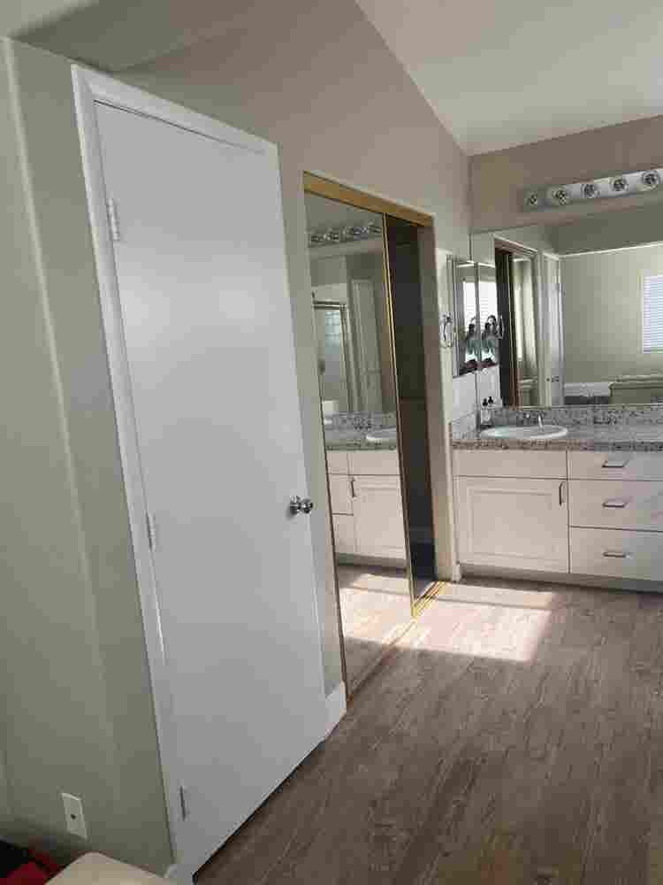 Private bed/private bath