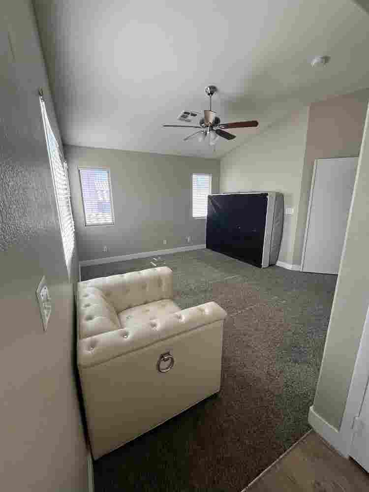 Private bed/private bath