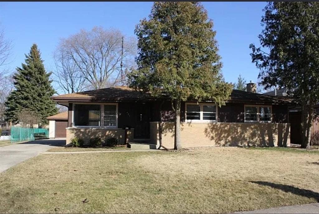 Roommate needed for November!