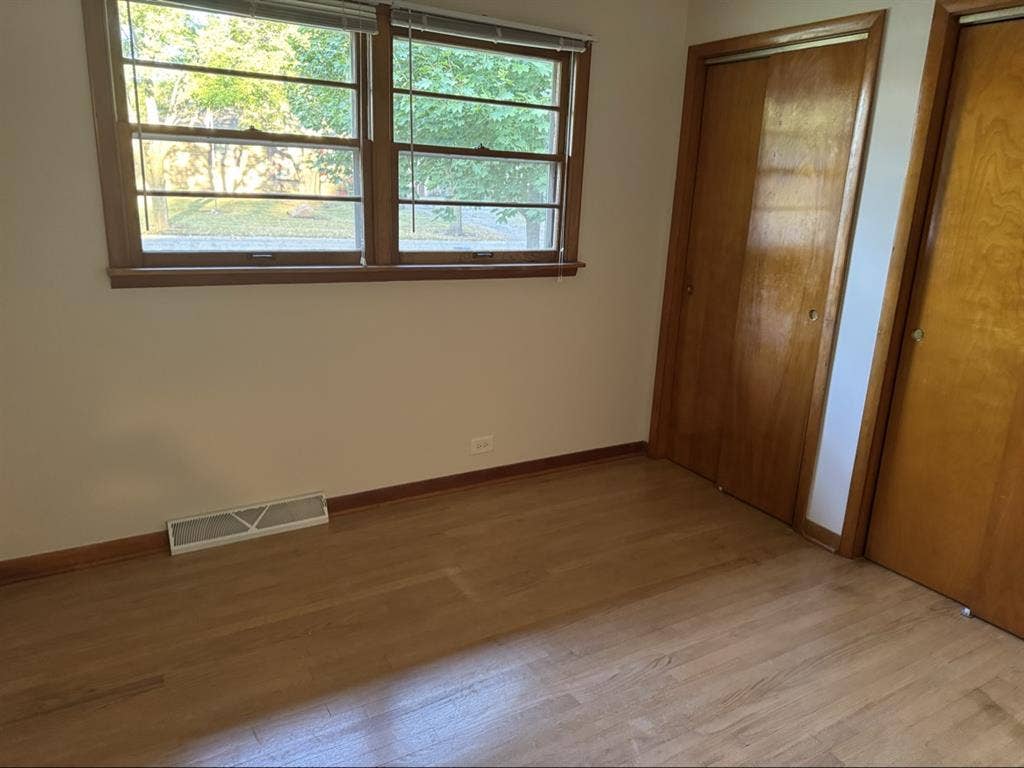 Roommate needed for November!