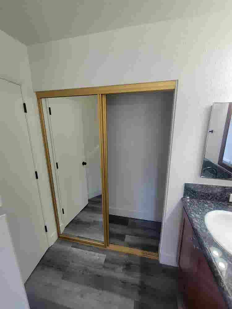 Primary Bedroom For Rent