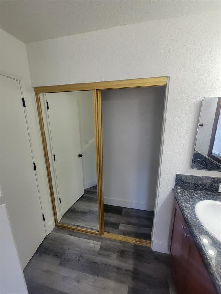Primary Bedroom For Rent