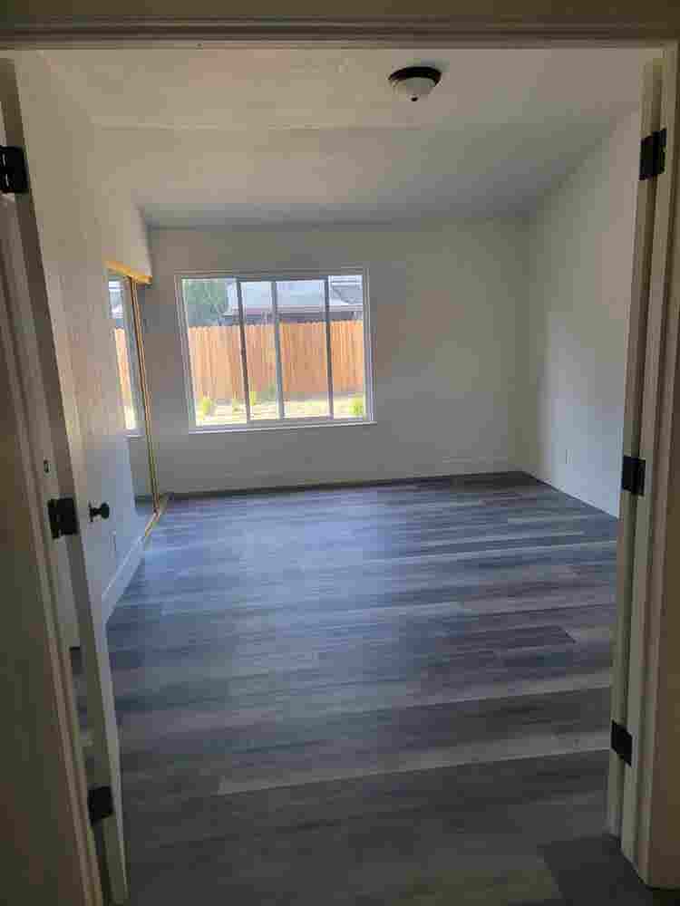 Primary Bedroom For Rent