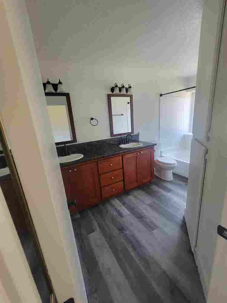 Primary Bedroom For Rent