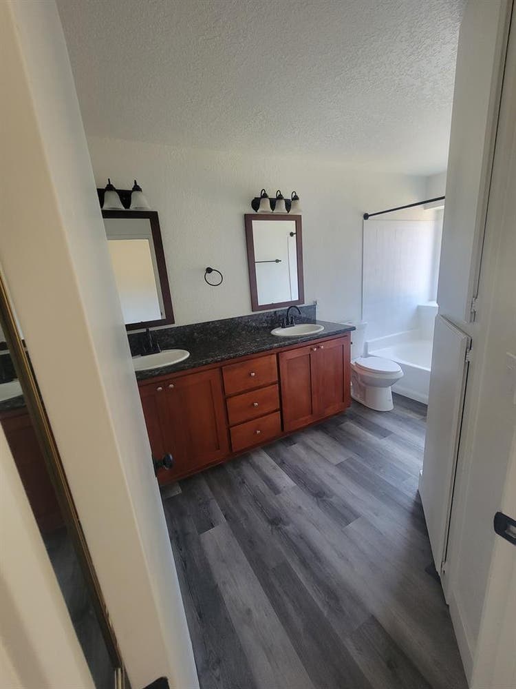 Primary Bedroom For Rent