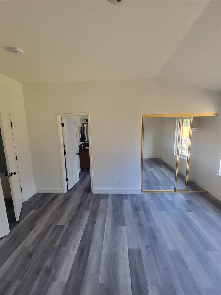 Primary Bedroom For Rent