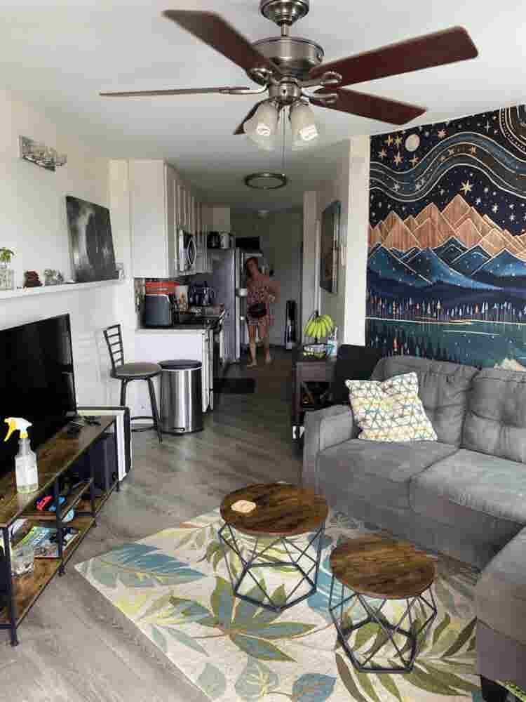 Room near UH  [ starting Nov 1]