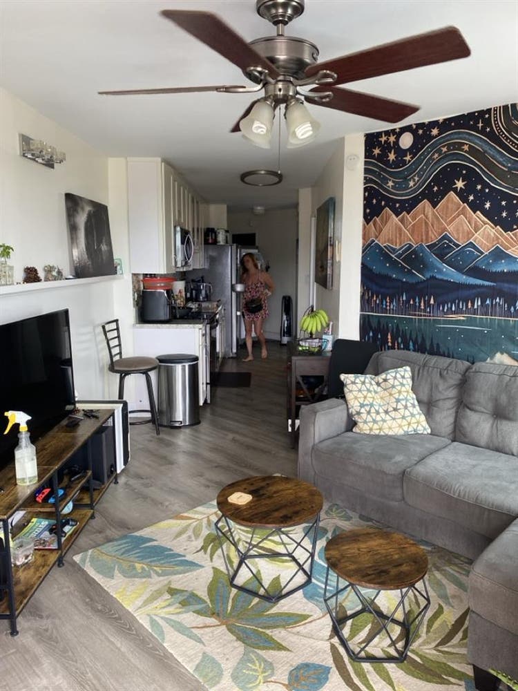 Room near UH  [ starting Nov 1]