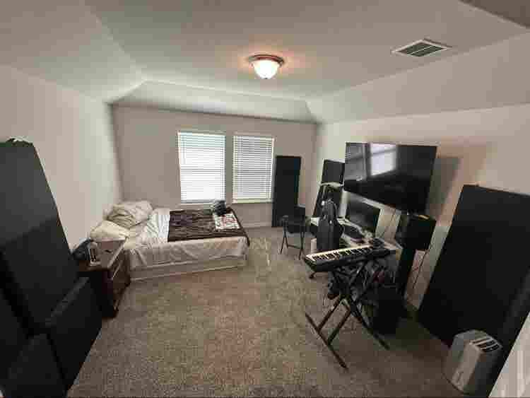 Master bedroom (available Nov 1)
