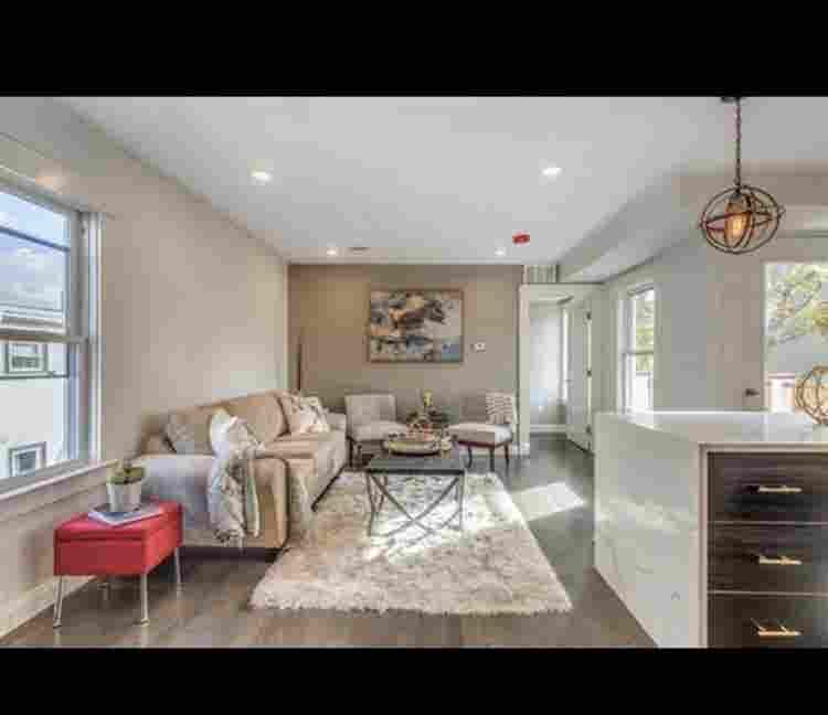 Private Bedroom w/ en-suite bath 