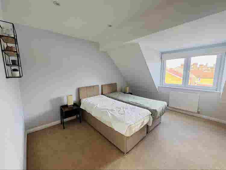 Room in Slough Hi Streett