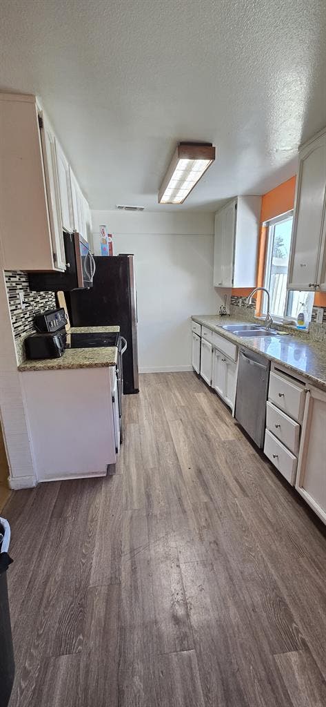Single bedroom available,