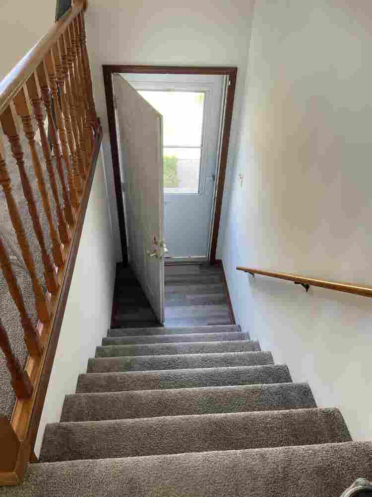 Spacious townhouse with garage