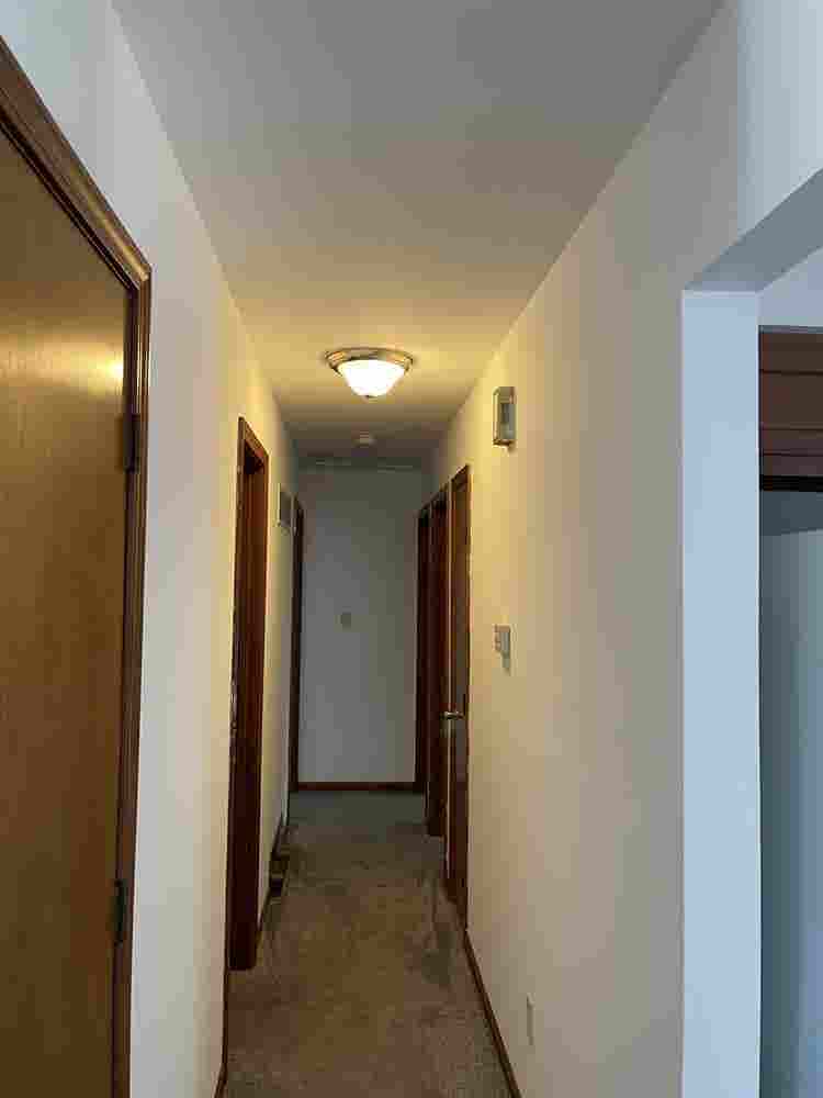 Spacious townhouse with garage