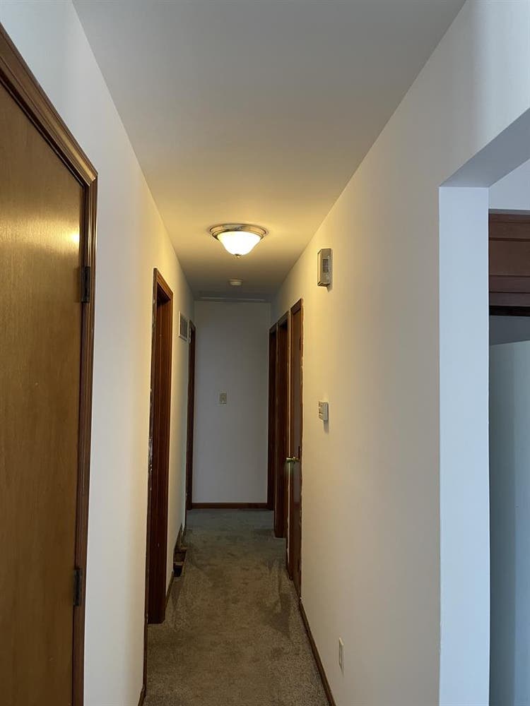 Spacious townhouse with garage