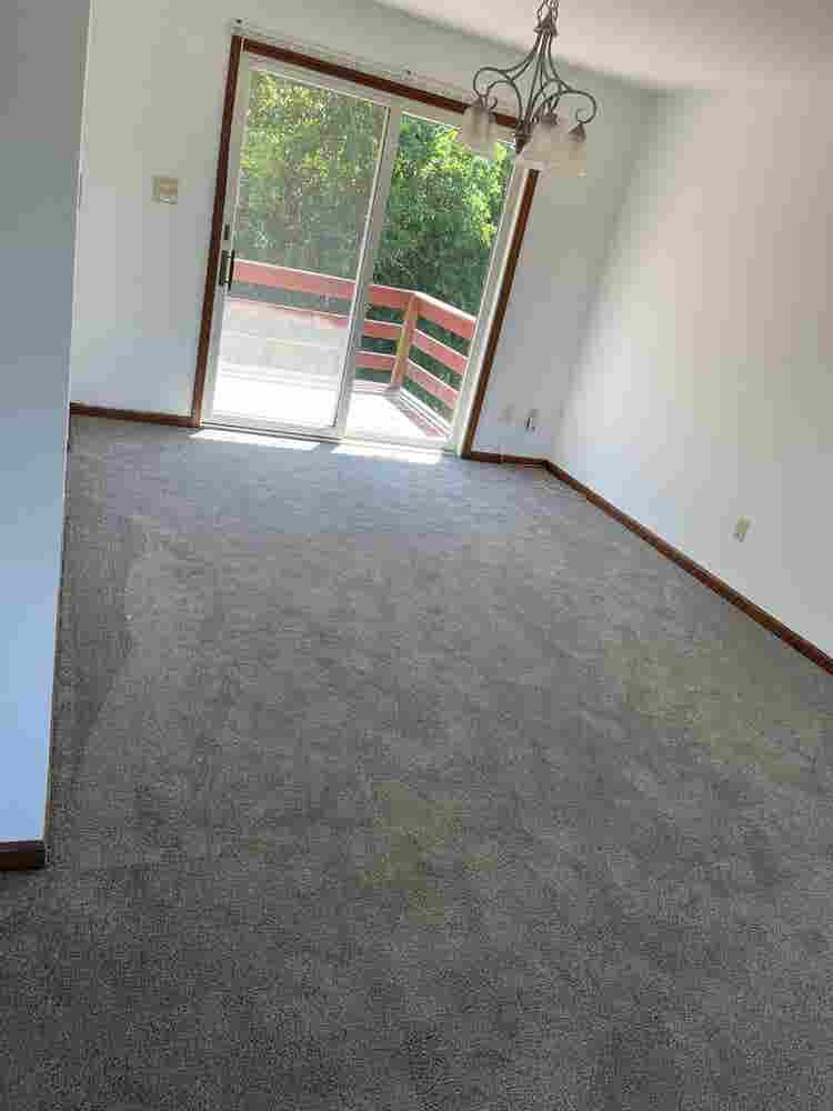 Spacious townhouse with garage