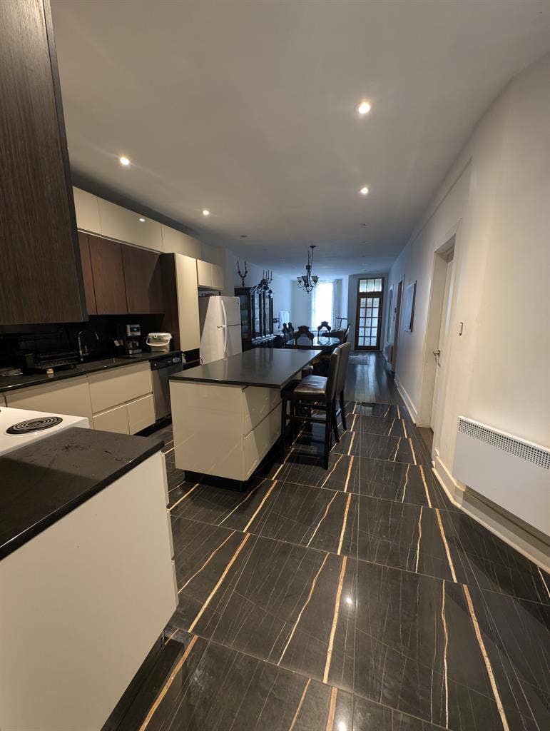 Quiet room in a modern space to see