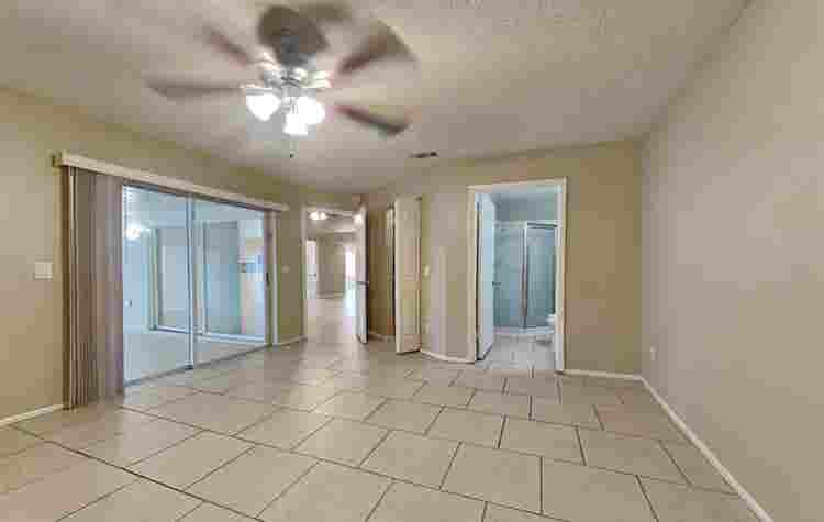 Cozy three bedroom for rent-Brandon