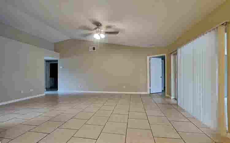 Cozy three bedroom for rent-Brandon