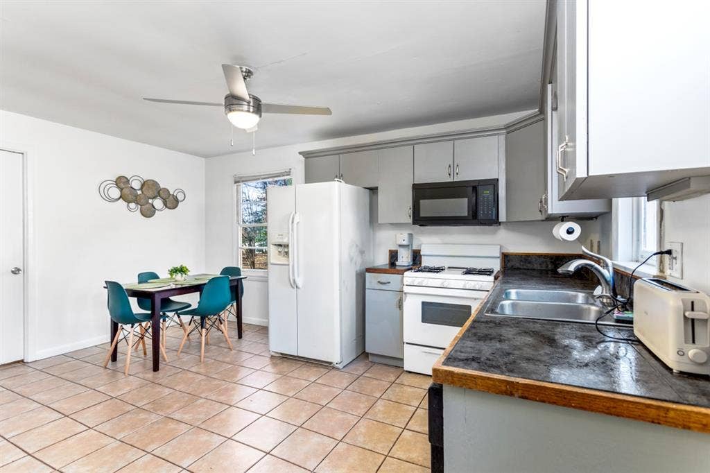 Full Home w/ Gas & Furniture!