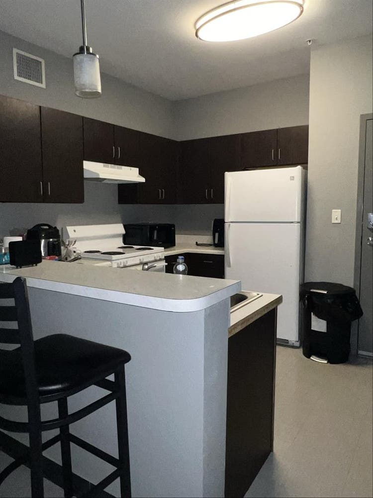 Student housing /  bath