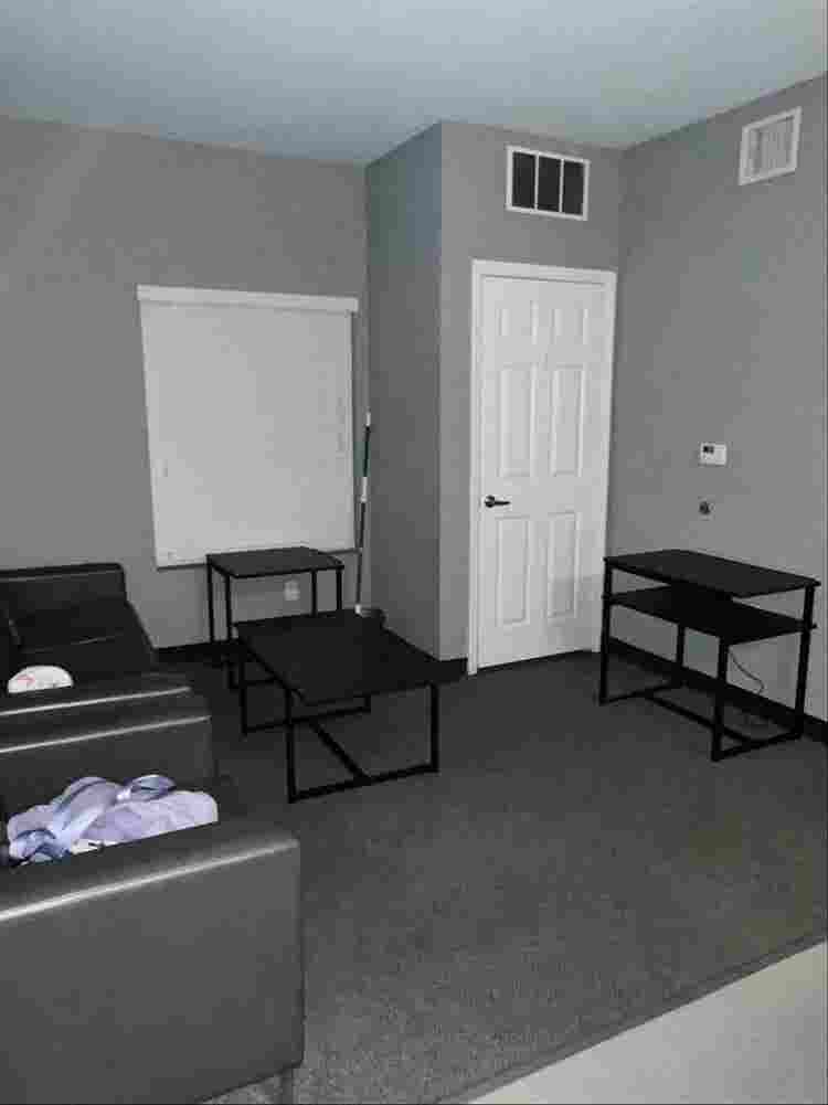 Student housing /  bath