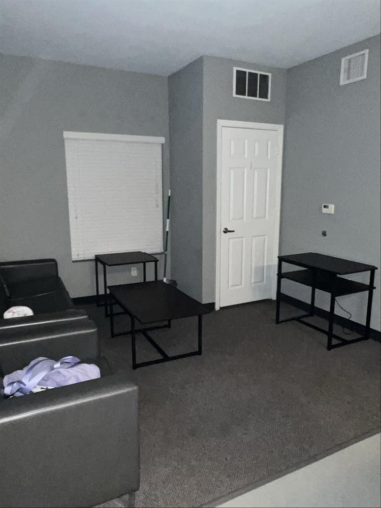 Student housing /  bath