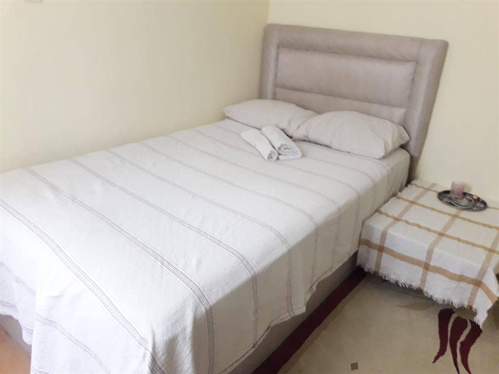 Muratpaşa'da kiralık eşyalı oda.