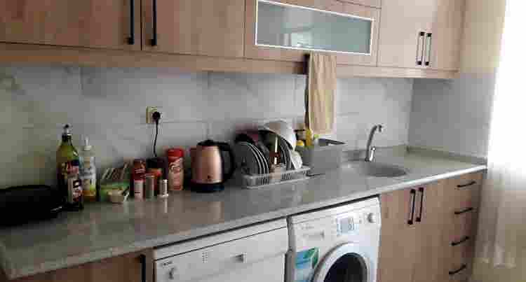 Muratpaşa'da kiralık eşyalı oda.