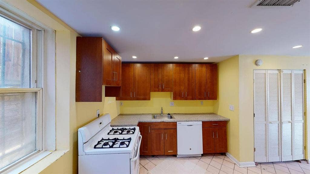 1 BR in Washington