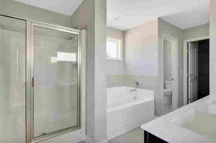 5 BR in Clayton