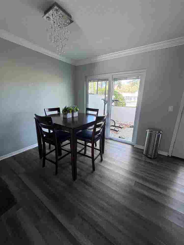 Room for Rent in 2-Bdrm Townhouse