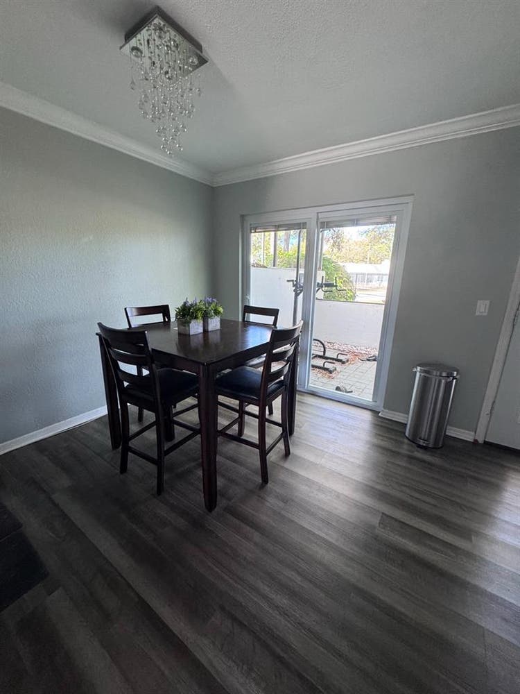 Room for Rent in 2-Bdrm Townhouse
