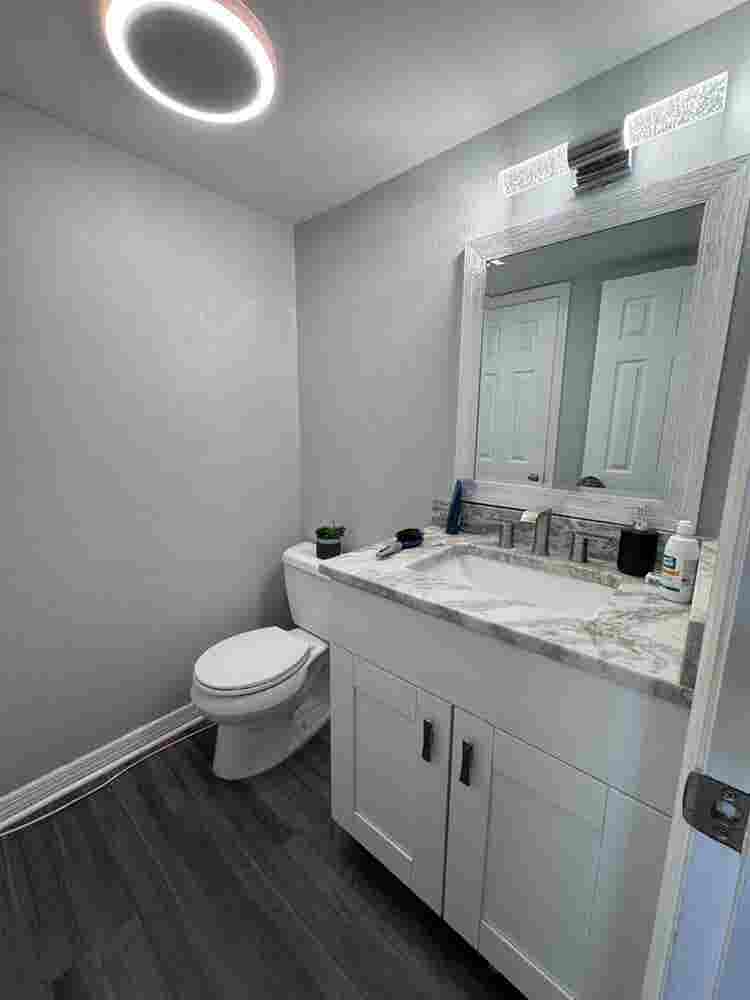Room for Rent in 2-Bdrm Townhouse