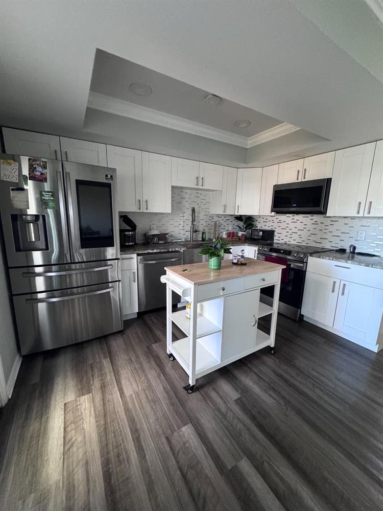 Room for Rent in 2-Bdrm Townhouse