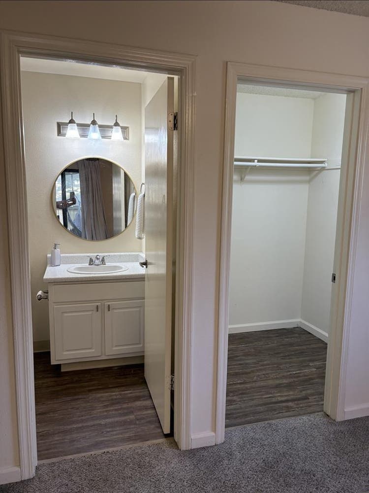 Master Bedroom w/ Private Bathroom
