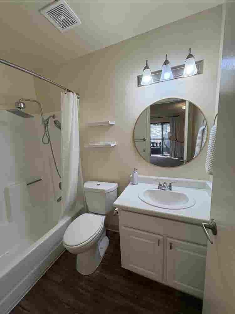 Master Bedroom w/ Private Bathroom