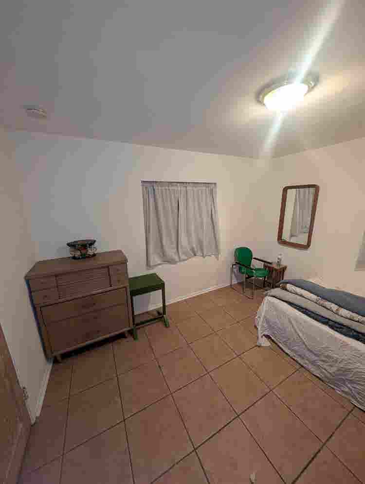 Room for rent. 1 year lease.